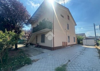 Apartment Via Fucik, Castelnovo di Sotto - photo 4