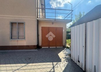 Apartment Via Fucik, Castelnovo di Sotto - photo 25