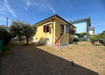 Villa Viale Genova, Riccione - foto 3