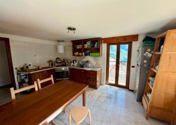 Four-room apartment Frazione Petit Fenis, Nus - photo 1