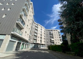 Two-room apartment Via zurigo, Milano (neighborhood Inganni) - photo 1