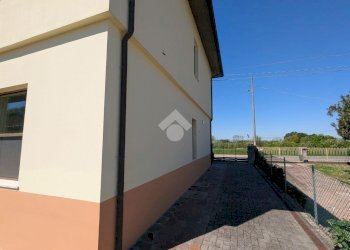 Four-room apartment Via Argine Montone, Ravenna (neighborhood Coccolia) - photo 16