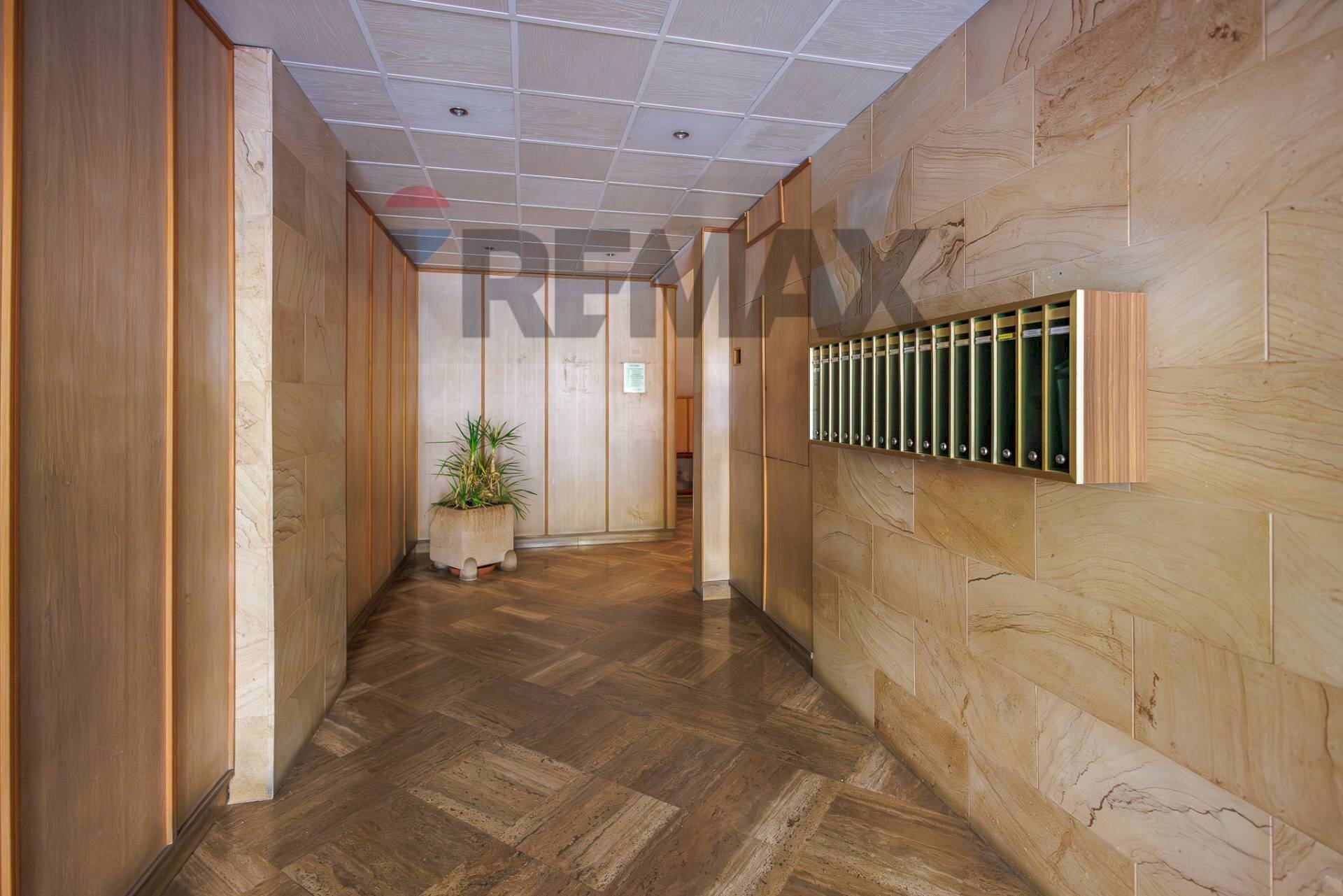 Ricezione / Lobby - Office Via De Vito Francesco
 
4, Bari - photo 1