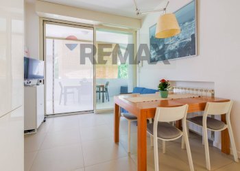 Sala da pranzo - Villa Via Napoli
 
170, Bari - foto 13