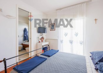 Camera / camera da letto - Villa Via Napoli
 
170, Bari - foto 18