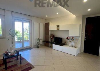 Soggiorno - Three-room apartment Via Leonardo Del Turco
1, Bari - photo 4