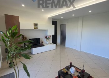 Soggiorno - Three-room apartment Via Leonardo Del Turco
1, Bari - photo 5