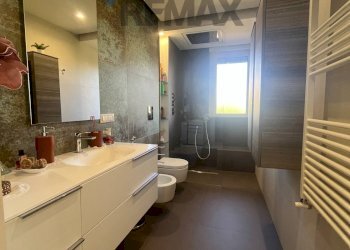 Bagno - Three-room apartment Via Leonardo Del Turco
1, Bari - photo 16