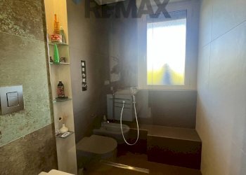 Bagno - Three-room apartment Via Leonardo Del Turco
1, Bari - photo 17