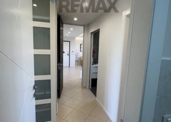 Hall / corridoio - Three-room apartment Via Leonardo Del Turco
1, Bari - photo 20