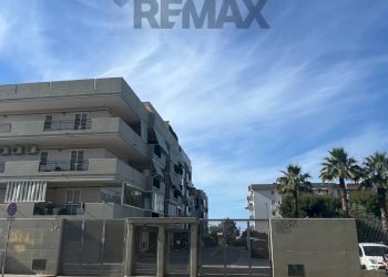 Edificio all\'aperto - Three-room apartment Via Leonardo Del Turco
1, Bari - photo 30