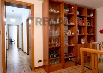 Hall / corridoio - Apartment Via Eritrea
 
5, Bari - photo 11