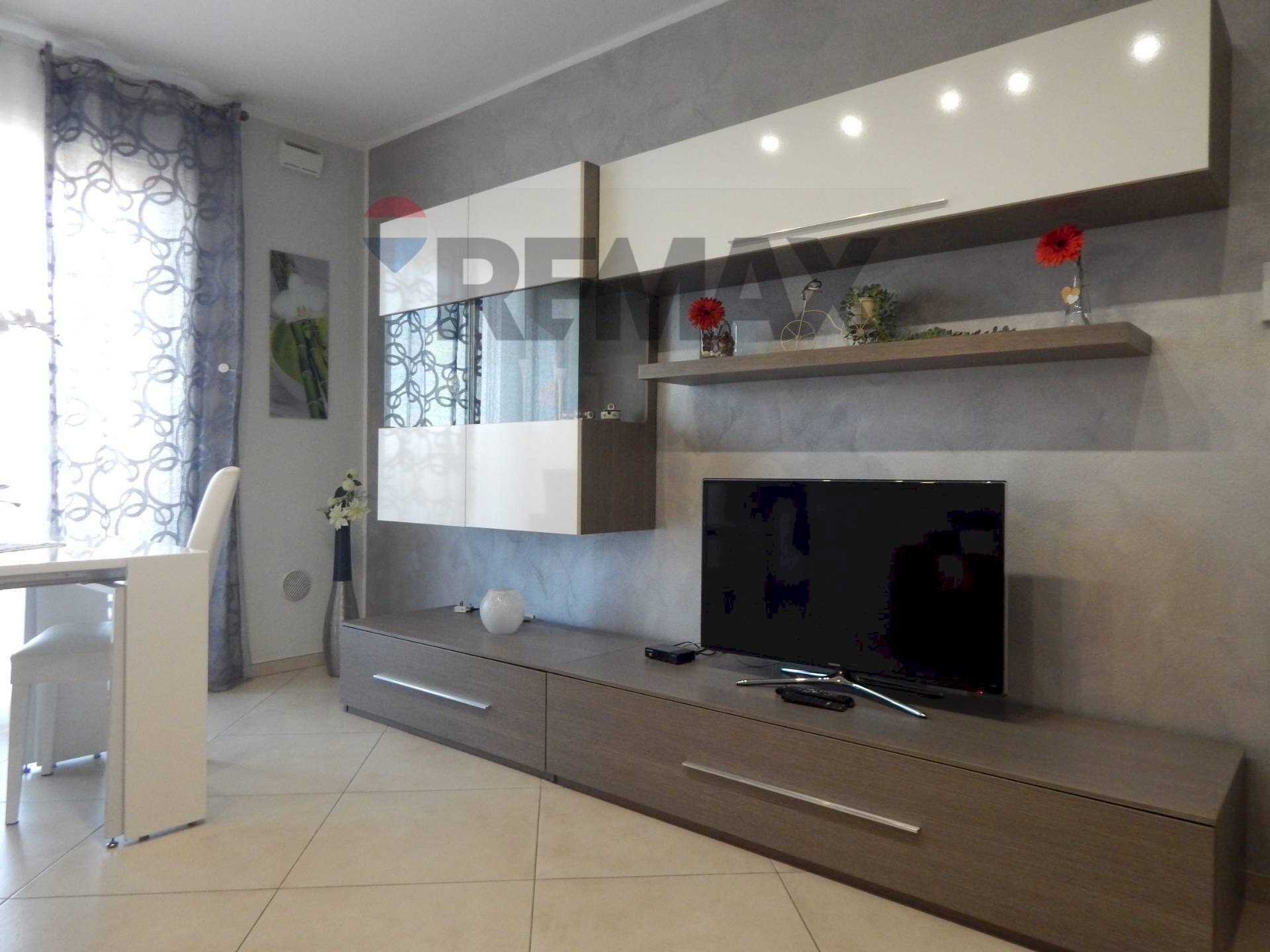 Soggiorno - Three-room apartment Via Benedetto Croce
10/B, Giussago - photo 2
