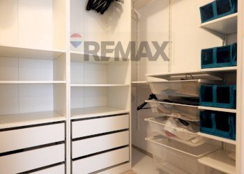 Cabina armadio - Three-room apartment Via Benedetto Croce
 
10/B, Giussago - photo 15