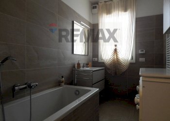 Bagno - Three-room apartment Via Benedetto Croce
 
10/B, Giussago - photo 18