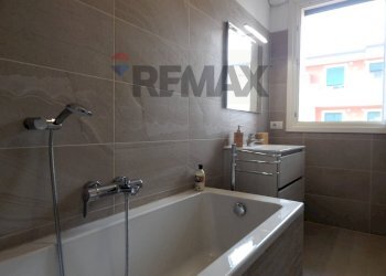 Bagno - Three-room apartment Via Benedetto Croce
 
10/B, Giussago - photo 20