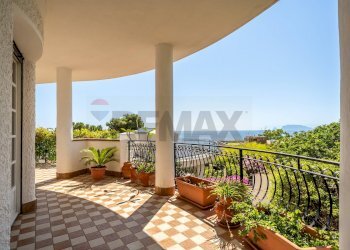 Terrazza - Villa Lungomare Cristoforo Colombo
 
750, Palermo - foto 1