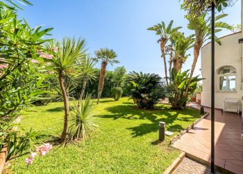 GIARDINO - Villa Lungomare Cristoforo Colombo
 
750, Palermo - foto 3