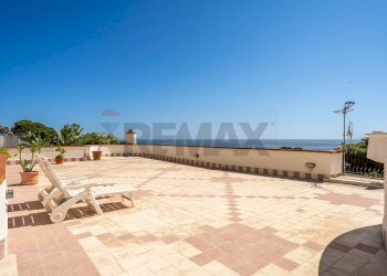 Terrazzo - Villa Lungomare Cristoforo Colombo
 
750, Palermo - foto 10