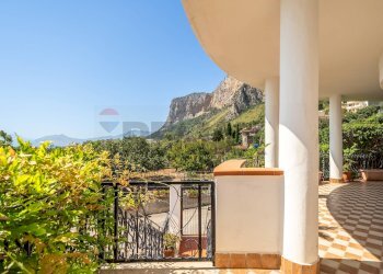 Balcone - Villa Lungomare Cristoforo Colombo
 
750, Palermo - foto 28