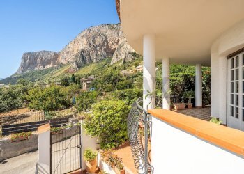 Vista delle montagne - Villa Lungomare Cristoforo Colombo
 
750, Palermo - foto 29