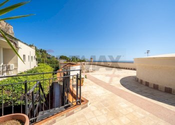 Terrazza - Villa Lungomare Cristoforo Colombo
 
750, Palermo - foto 62