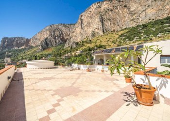 Vista delle montagne - Villa Lungomare Cristoforo Colombo
 
750, Palermo - foto 66