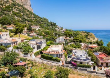 Vista dell\'acqua - Villa Lungomare Cristoforo Colombo
 
750, Palermo - foto 72