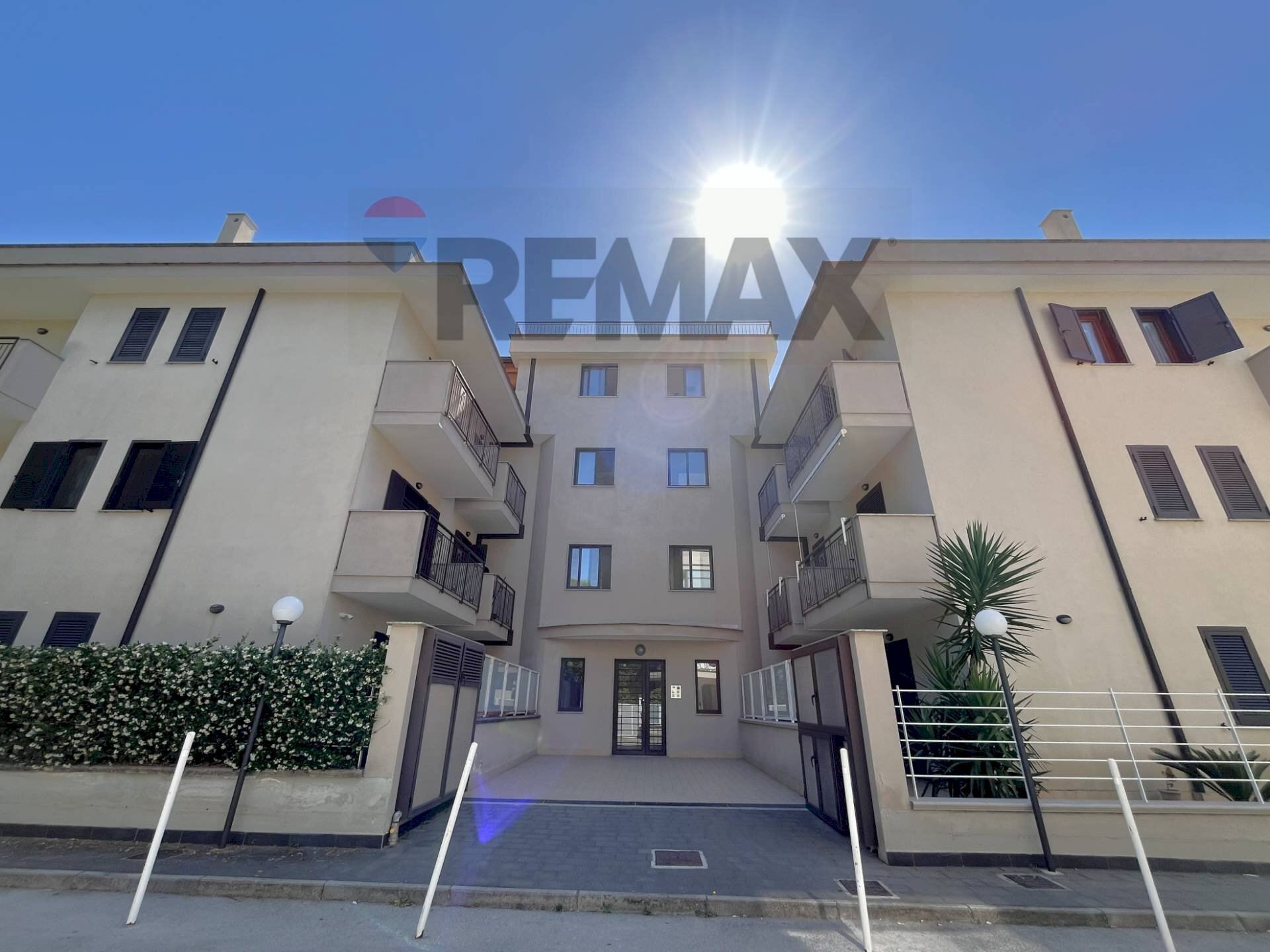 Edificio all\'aperto - Three-room apartment Via Nazionale delle Puglie
 
230, Nola - photo 1