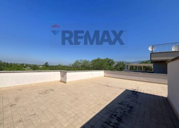 Terrazza - Three-room apartment Via Nazionale delle Puglie
 
230, Nola - photo 19