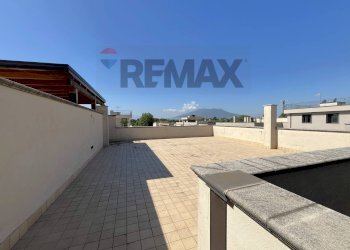 Terrazza - Three-room apartment Via Nazionale delle Puglie
 
230, Nola - photo 22