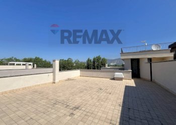 Terrazza - Three-room apartment Via Nazionale delle Puglie
 
230, Nola - photo 23