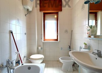 Bagno - Three-room apartment Via Aldo Moro
 
37, Calvizzano - photo 13
