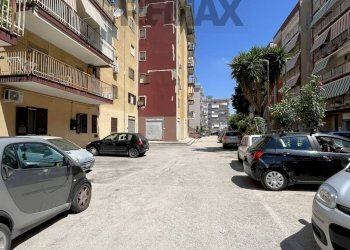 Edificio all\'aperto - Three-room apartment Via Aldo Moro
 
37, Calvizzano - photo 20