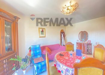 Sala da pranzo - Trilocale Viale Bummacaro
 
16, Catania - foto 5