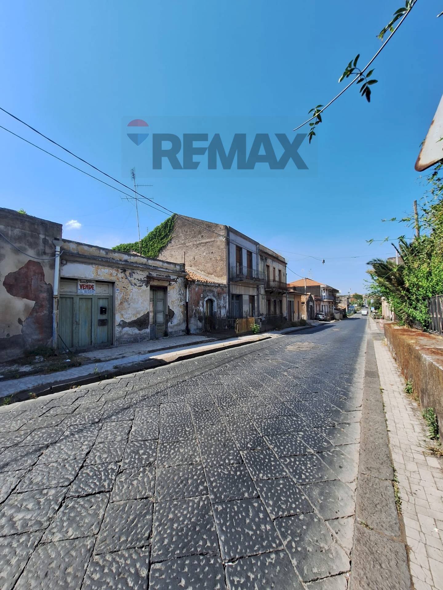 Edificio all\'aperto - Casa indipendente Via nazionale guardia
 
385/387, Acireale - foto 1