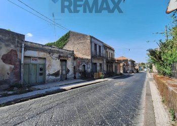 Edificio all\'aperto - Casa indipendente Via nazionale guardia
 
385/387, Acireale - foto 1