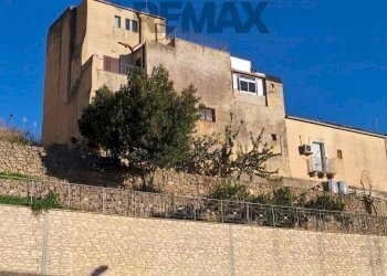 Edificio all\'aperto - Casa semi indipendente Via Duca degli Abruzzi
 
5, Caltagirone - foto 4