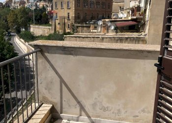 Balcone - Casa semi indipendente Via Duca degli Abruzzi
 
5, Caltagirone - foto 6