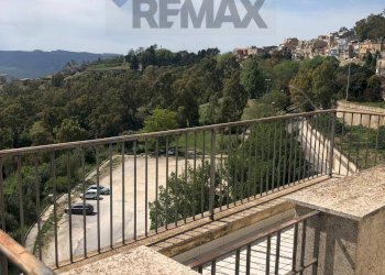Terrazza - Casa semi indipendente Via Duca degli Abruzzi
 
5, Caltagirone - foto 22