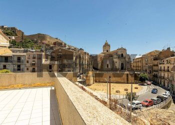 Edificio all\'aperto - Casa semi indipendente Via Duca degli Abruzzi
 
5, Caltagirone - foto 2