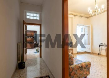 Hall / corridoio - Casa semi indipendente Via Duca degli Abruzzi
 
5, Caltagirone - foto 14