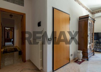 Hall / corridoio - Casa semi indipendente Via Duca degli Abruzzi
 
5, Caltagirone - foto 33