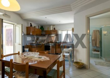 Sala da pranzo - Casa semi indipendente Via Duca degli Abruzzi
 
5, Caltagirone - foto 35
