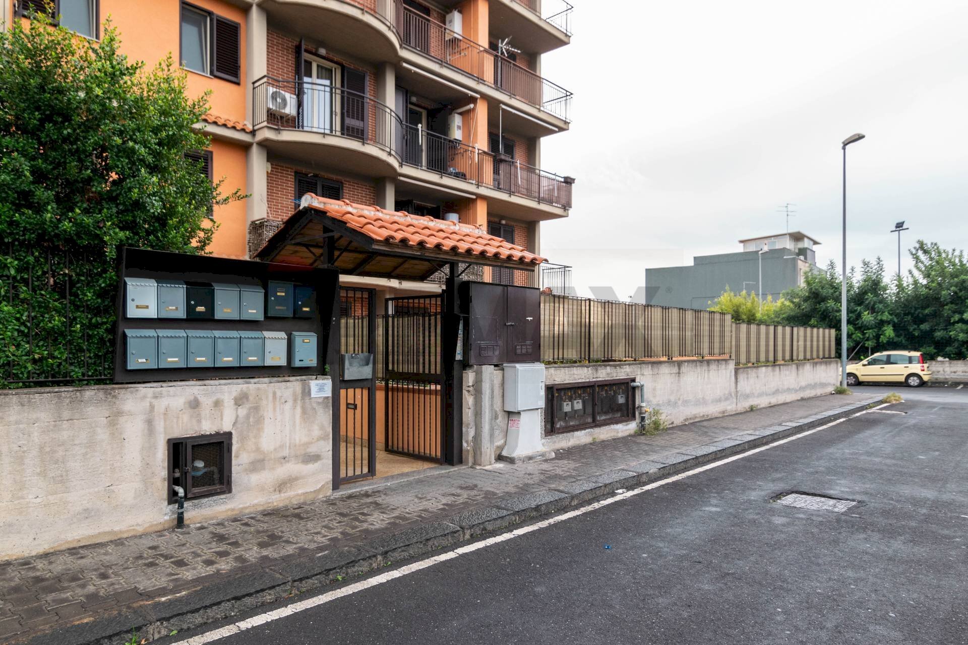 Edificio all\'aperto - Quadrilocale Via Emanuele Macrì
4, Acireale - foto 2