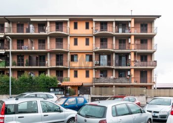 Edificio all\'aperto - Quadrilocale Via Emanuele Macrì
 
4, Acireale - foto 3