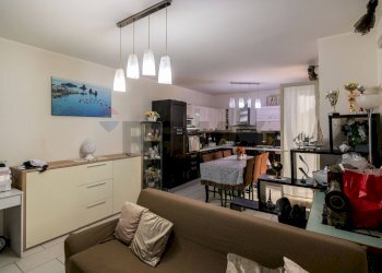 Sala da pranzo - Quadrilocale Via Emanuele Macrì
 
4, Acireale - foto 14