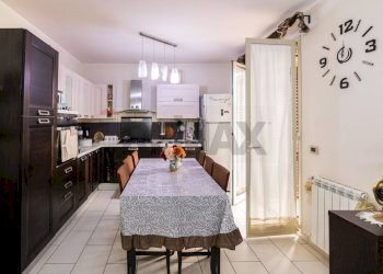 Sala da pranzo - Quadrilocale Via Emanuele Macrì
 
4, Acireale - foto 15