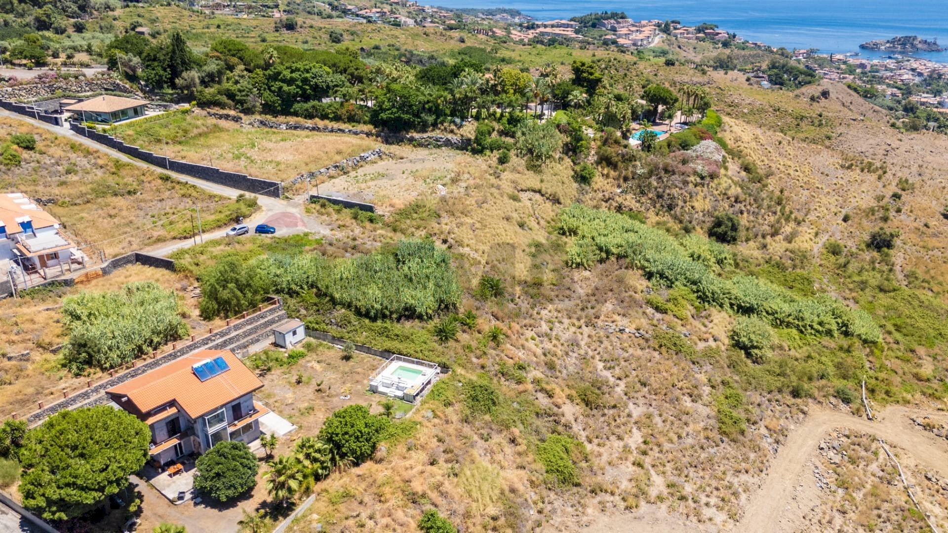Vista delle montagne - Terreno agricolo Contrada Cottarelli
 
snc, Aci Castello - foto 3