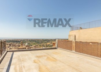 Terrazza - Casa indipendente Via Ex Matrice
 
110, Caltagirone - foto 1